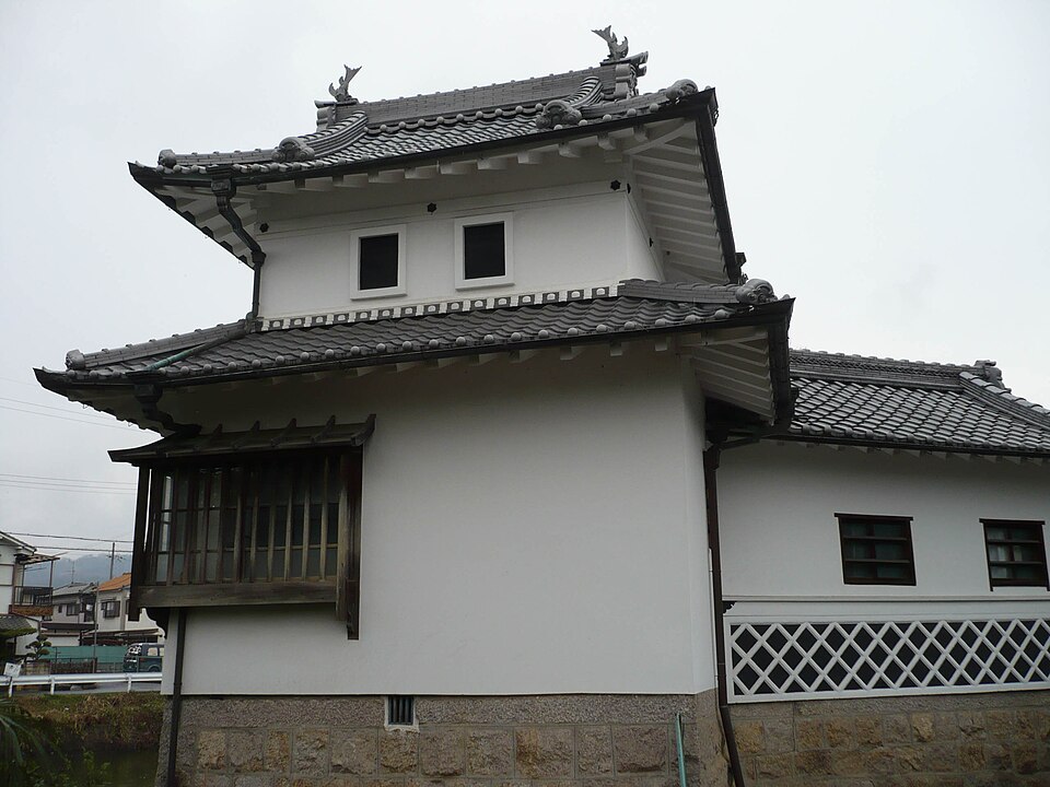 小泉城 (大和国)（奈良）