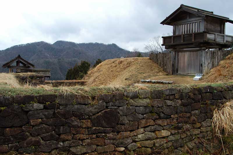 鳥越城（石川）
