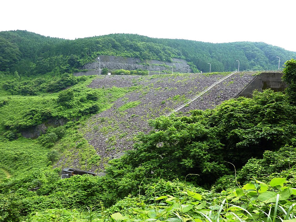 寺山ダム（栃木）