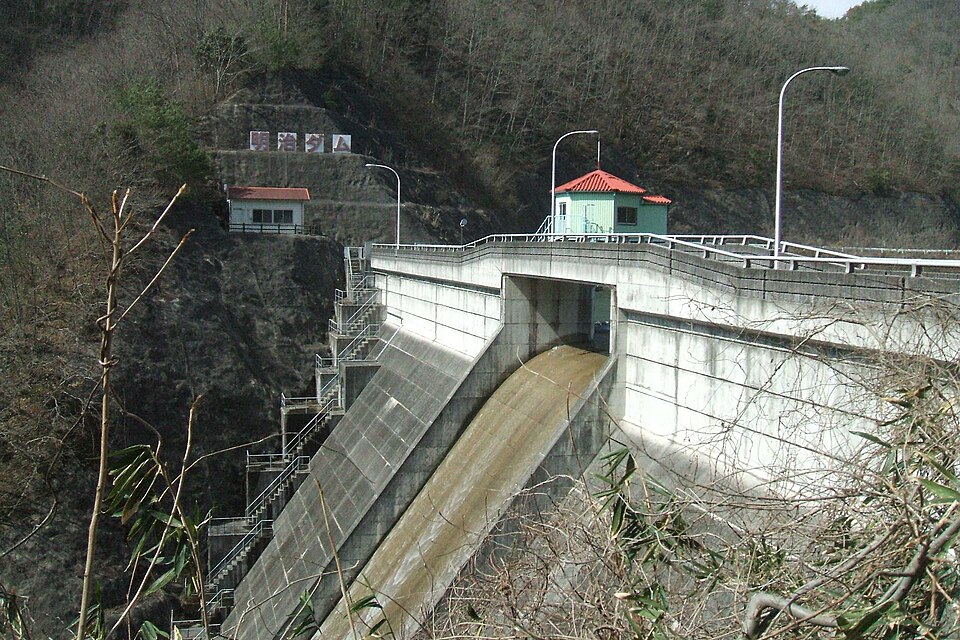 明治ダム（岡山）