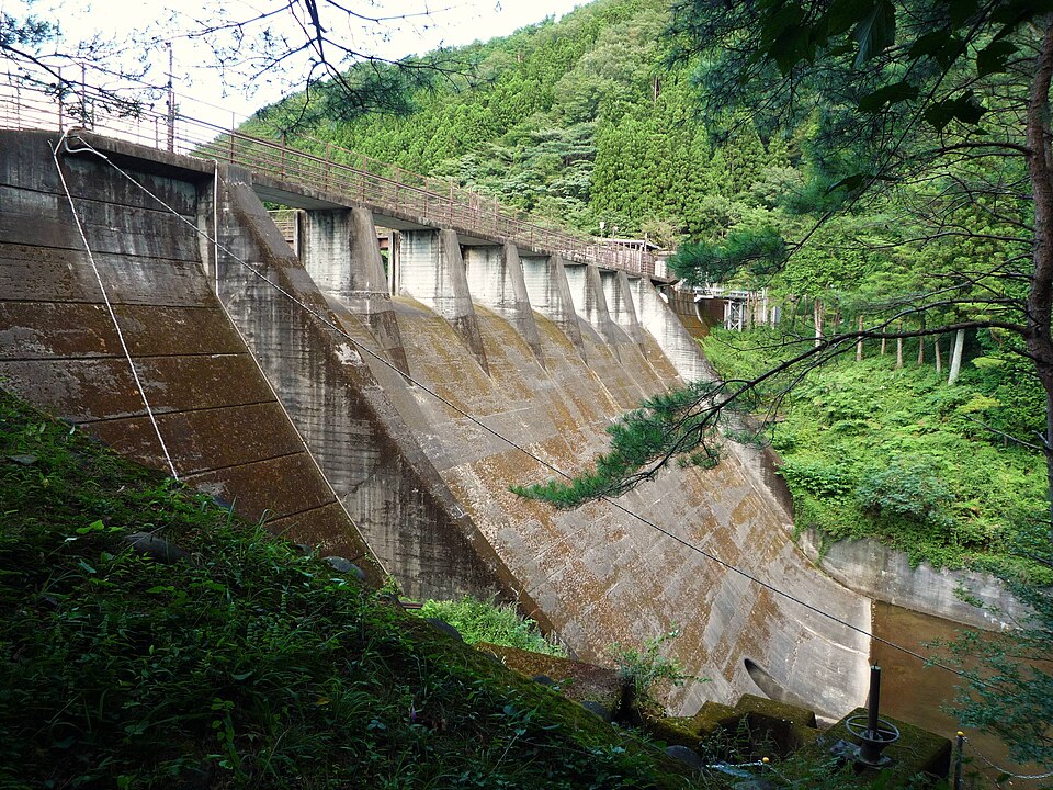 西古屋ダム（栃木）