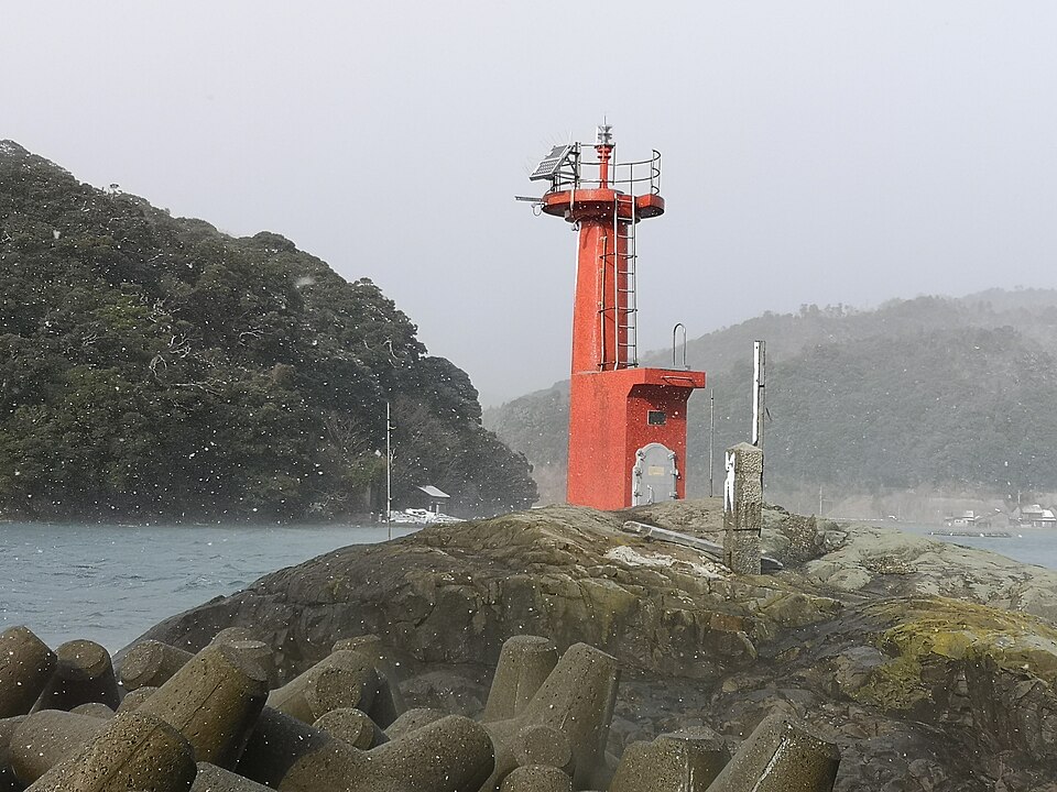 伊根港カンジャガハナ灯台（京都）