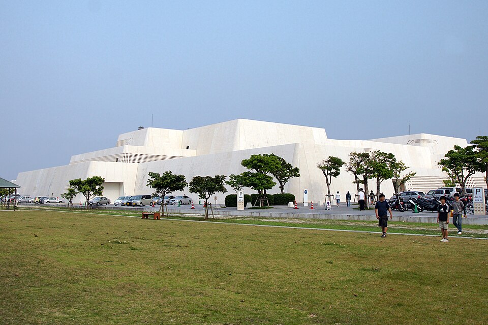 沖縄県立博物館・美術館（沖縄）