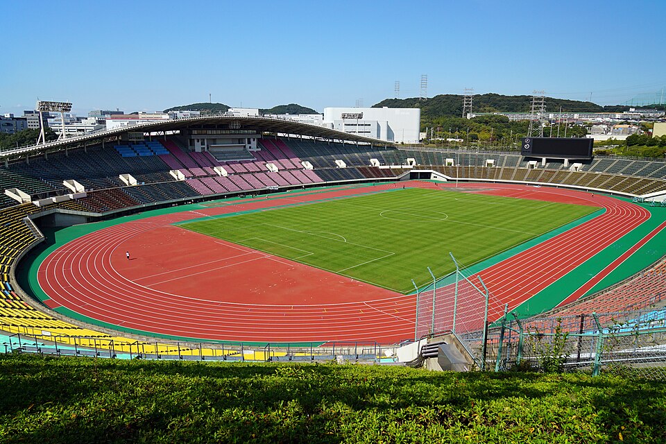 神戸総合運動公園ユニバー記念競技場（兵庫）