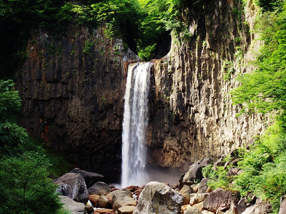 苗名滝（新潟）