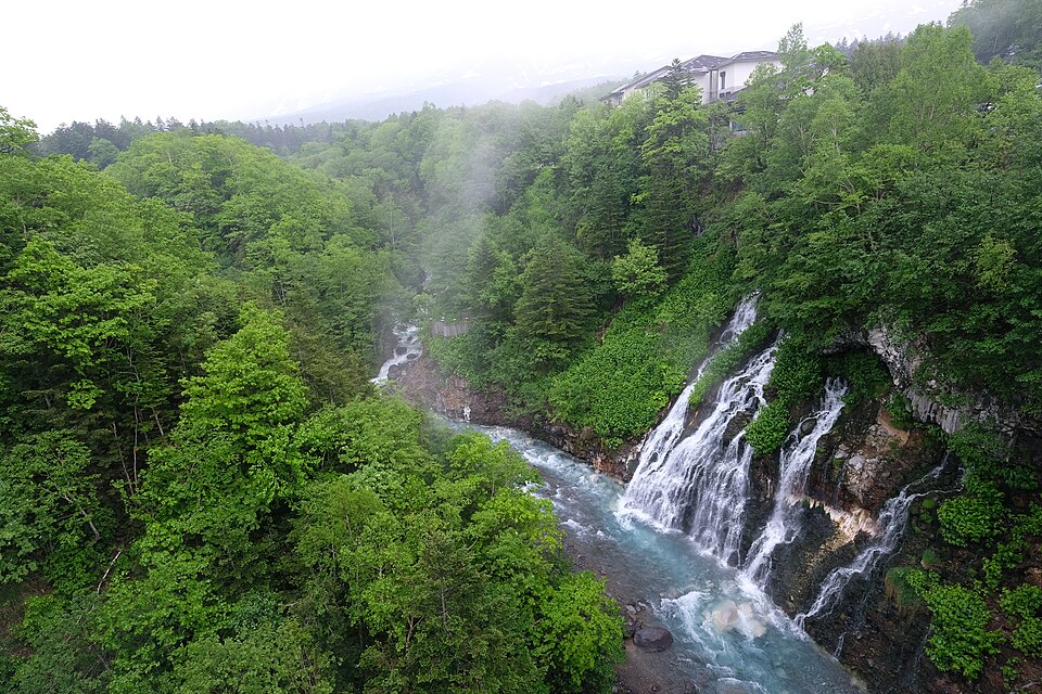 白ひげの滝（北海道）